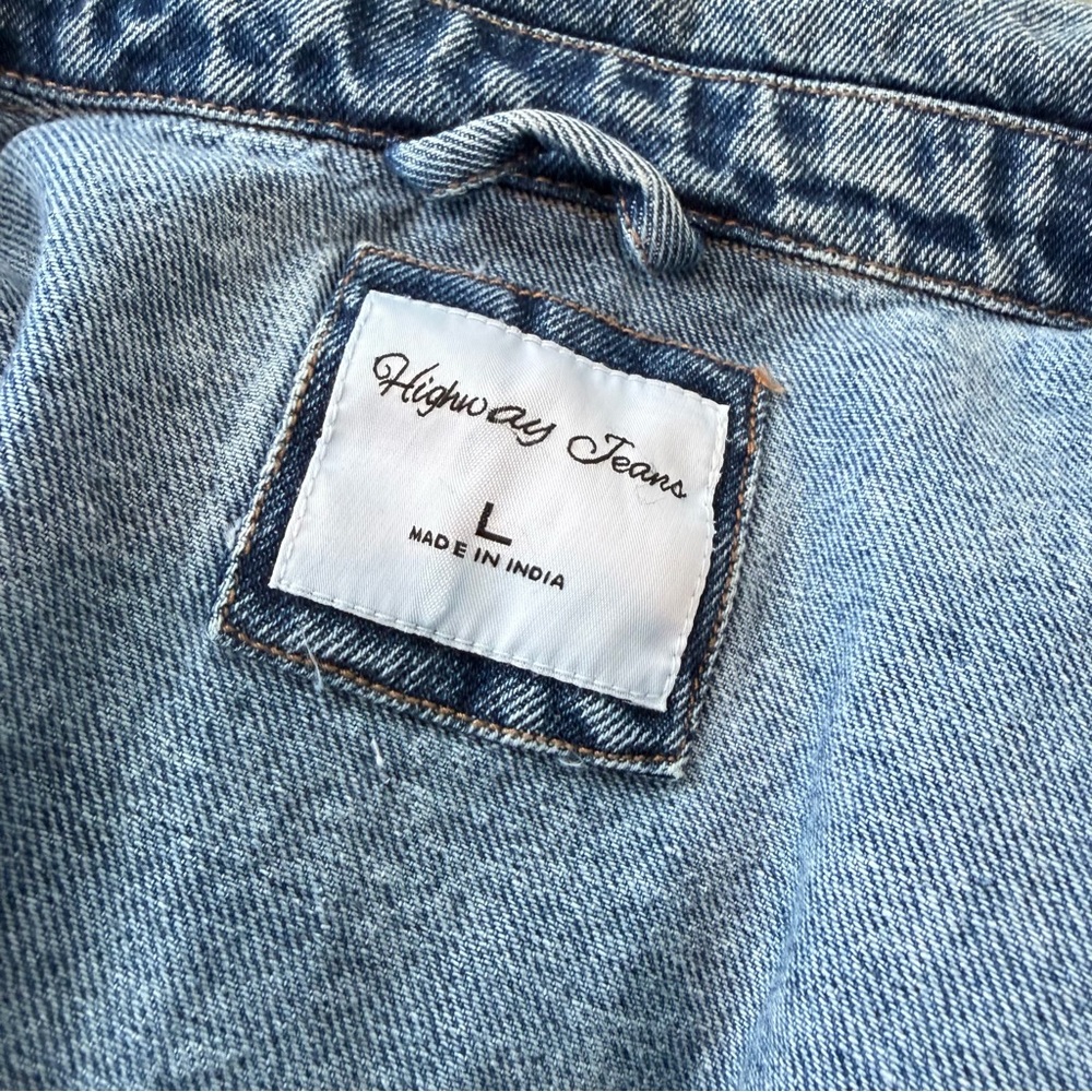 Cropped Denim Jacket - Picture 5 of 6